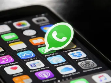 WhatsApp WhatsApp