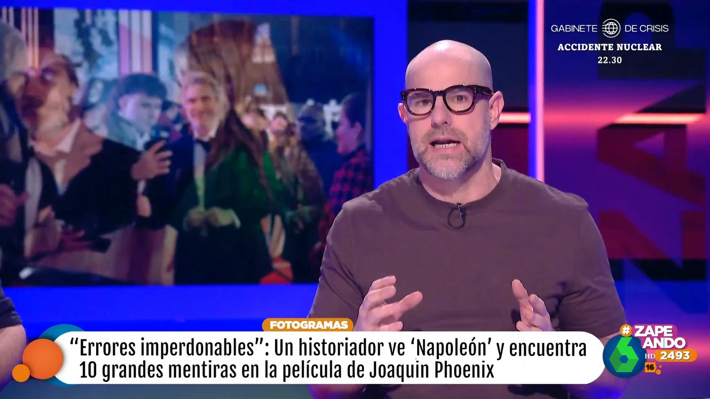 Alberto Rey revela qué hizo que Joaquin Phoenix pusiera "de los nervios" a Ridley Scott en el rodaje de 'Napoleón' Alberto Rey revela qué hizo que Joaquin Phoenix pusiera "de los nervios" a Ridley Scott en el rodaje de 'Napoleón'
