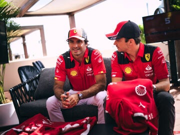 El presidente de Ferrari asegura que Carlos Sainz y Charles Leclerc "se quedarán"