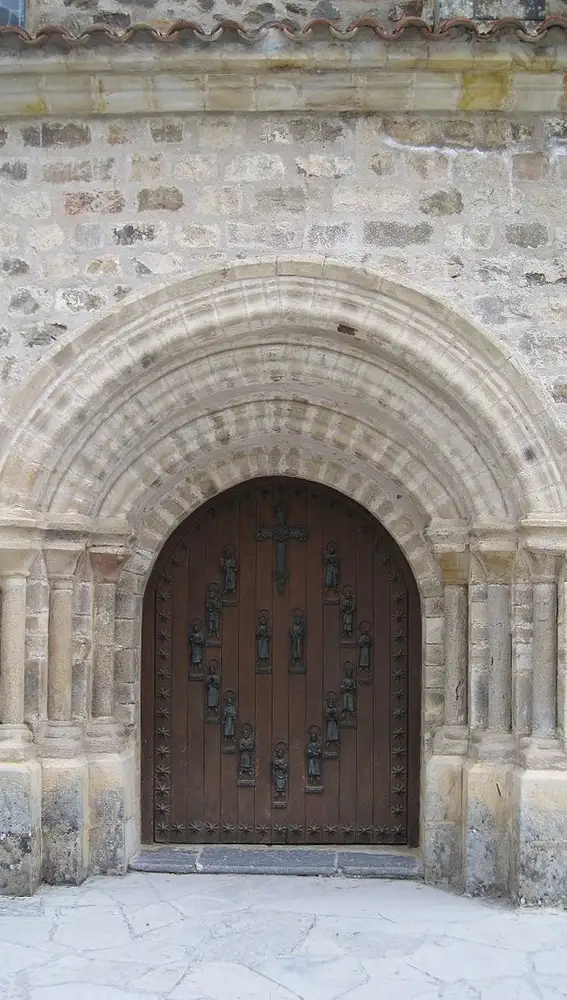 Puerta. Monasterio de Santo Toribio de Liébana