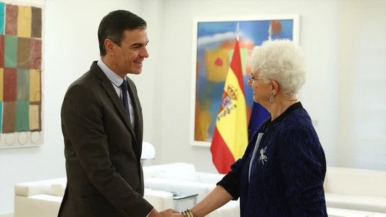 Pedro Sánchez con la embajadora de Israel en España Israel llama a consultas a su embajadora en España por las declaraciones de Sánchez