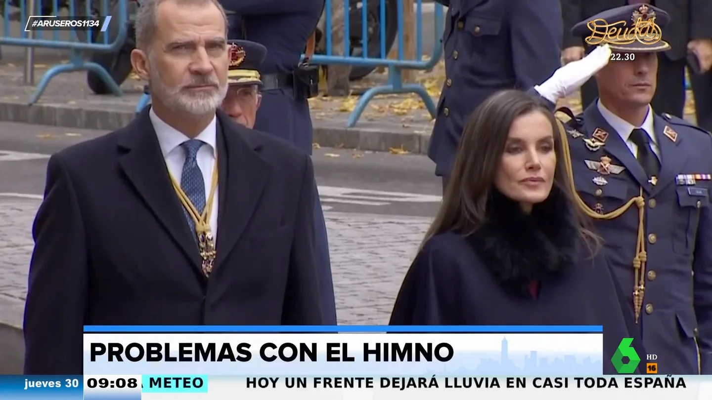 El divertido momento 'himno de España desafinado' en el arranque de la XV Legislatura: "Los reyes pusieron cara de póker" El divertido momento 'himno de España desafinado' en el arranque de la XV Legislatura: "Los reyes pusieron cara de póker"