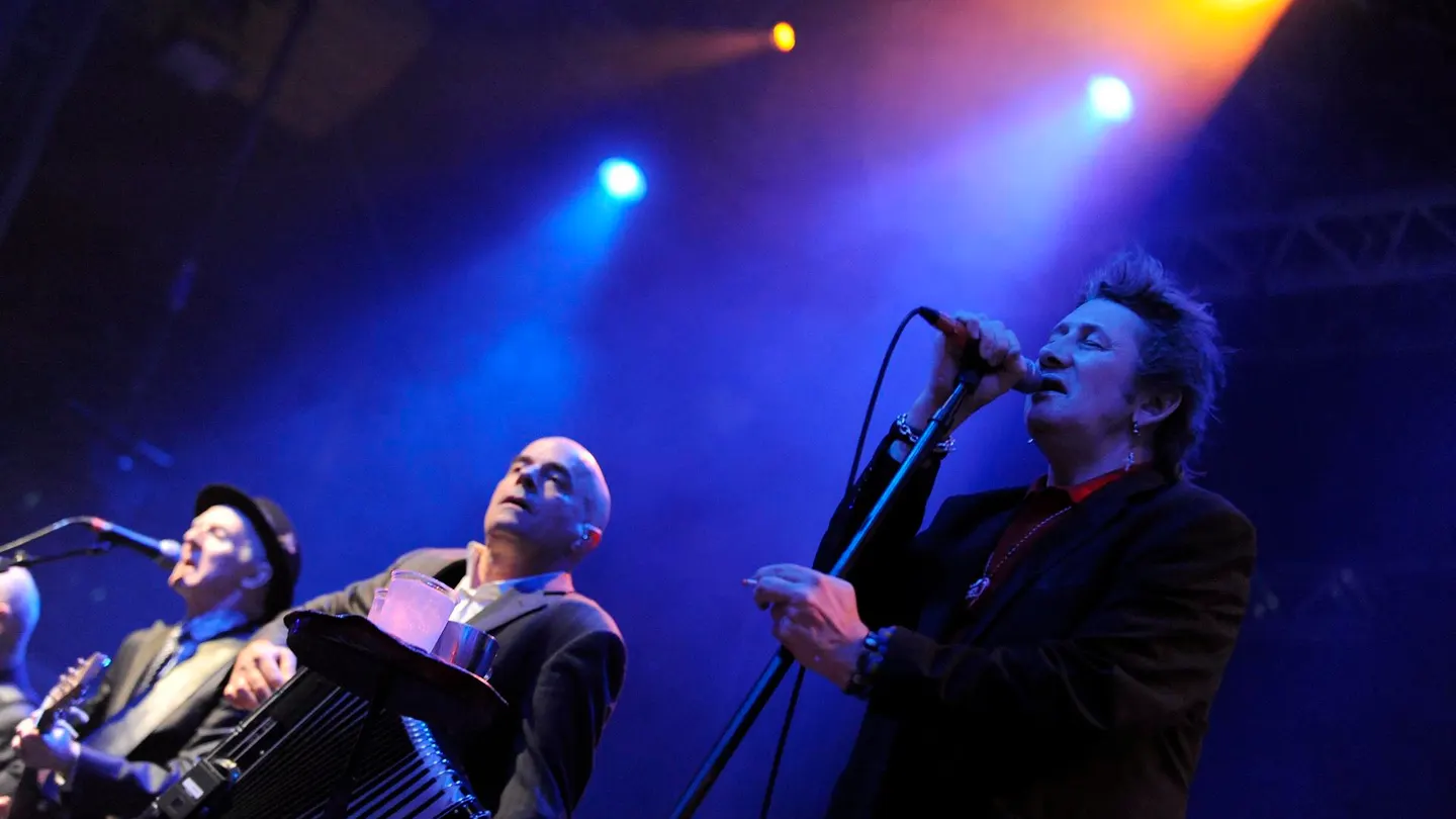 Muere Shane MacGowan, el cantante de The Pogues y poeta punk, a los 65 años Muere Shane MacGowan, el cantante de The Pogues y poeta punk, a los 65 años