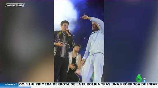 El tenista Carlos Alcaraz se sube al escenario junto a Sebastián Yatra... a pesar de los rumores de su "amistad" con Aitana El tenista Carlos Alcaraz se sube al escenario junto a Sebastián Yatra... a pesar de los rumores de su "amistad" con Aitana
