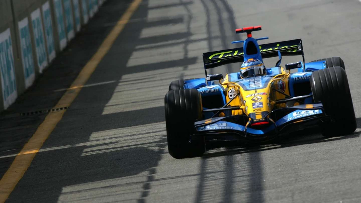 Alonso, con el Renault de 2006 Alonso, con el Renault de 2006