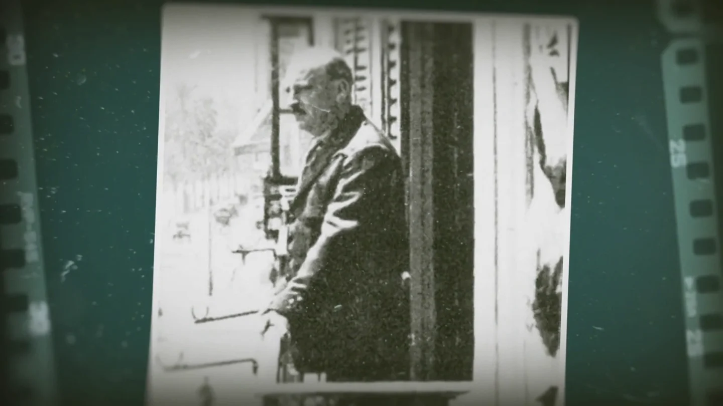 Así fue el golpe de Estado de Primo de Rivera y la reacción del rey Alfonso XIII: "Ese va a ser su gran error" laSexta Columna analiza en este vídeo cómo transcurrió el golpe de Estado de Miguel Primo de Rivera, desde su pronunciamiento en la madrugada del 12 al 13 de septiembre de 1923, hasta la foto del dictador con el rey Alfonso XIII.