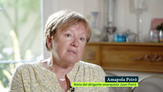 La nieta de Juan Peiró recuerda el día que sus restos descansaron por fin con su mujer "Mi padre tenía que hacer un discurso y no pudo, la emoción fue más fuerte", explica a laSexta Columna Amapola Peiró, nieta de Juan Peiró, dirigente anarquista y ministro de la República represaliado por Primo de Rivera y fusilado por el franquismo.