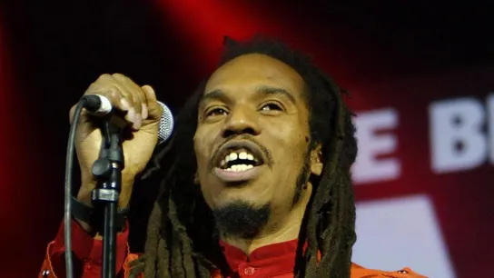 Muere Benjamin Zephaniah, estrella de Peaky Blinders, a los 65 años por un tumor cerebral Muere Benjamin Zephaniah, estrella de Peaky Blinders, a los 65 años por un tumor cerebral