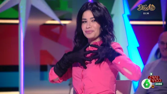 El curioso motivo por el que Ares Teixidó se coloca unos guantes en directo: "Me he quitado un lastre" El curioso motivo por el que Ares Teixidó se coloca unos guantes en directo: "Me he quitado un lastre"