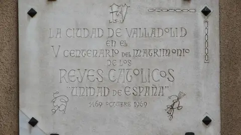 Placa conmemorativa del centenario del matrimonio de los REyes Católicos Placa conmemorativa del centenario del matrimonio de los REyes Católicos