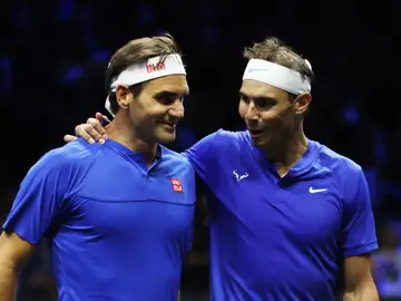 Roger Federer, con Rafa Nadal