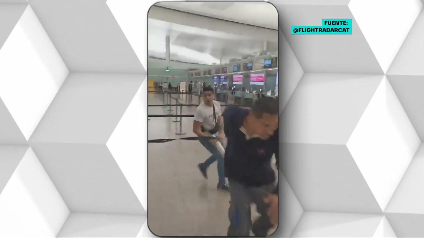 Brutal pelea en el aeropuerto de El Prat Brutal pelea en el aeropuerto de El Prat