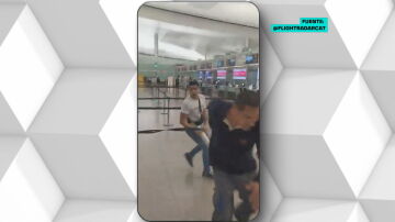 Brutal pelea en el aeropuerto de El Prat