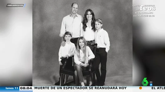 Kate Middleton y el príncipe Guillermo alucinan a Alfonso Arús con su postal navideña: "Parece una felicitación de 'Cuéntame'" Kate Middleton y el príncipe Guillermo alucinan a Alfonso Arús con su postal navideña: "Parece una felicitación de 'Cuéntame'"