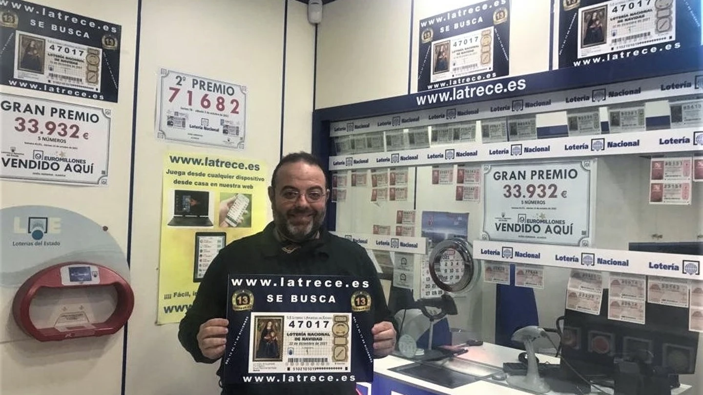 Jesús Ibáñez, responsable de la administración de lotería 13 'La trece' de Almería. Jesús Ibáñez, responsable de la administración de lotería 13 'La trece' de Almería.