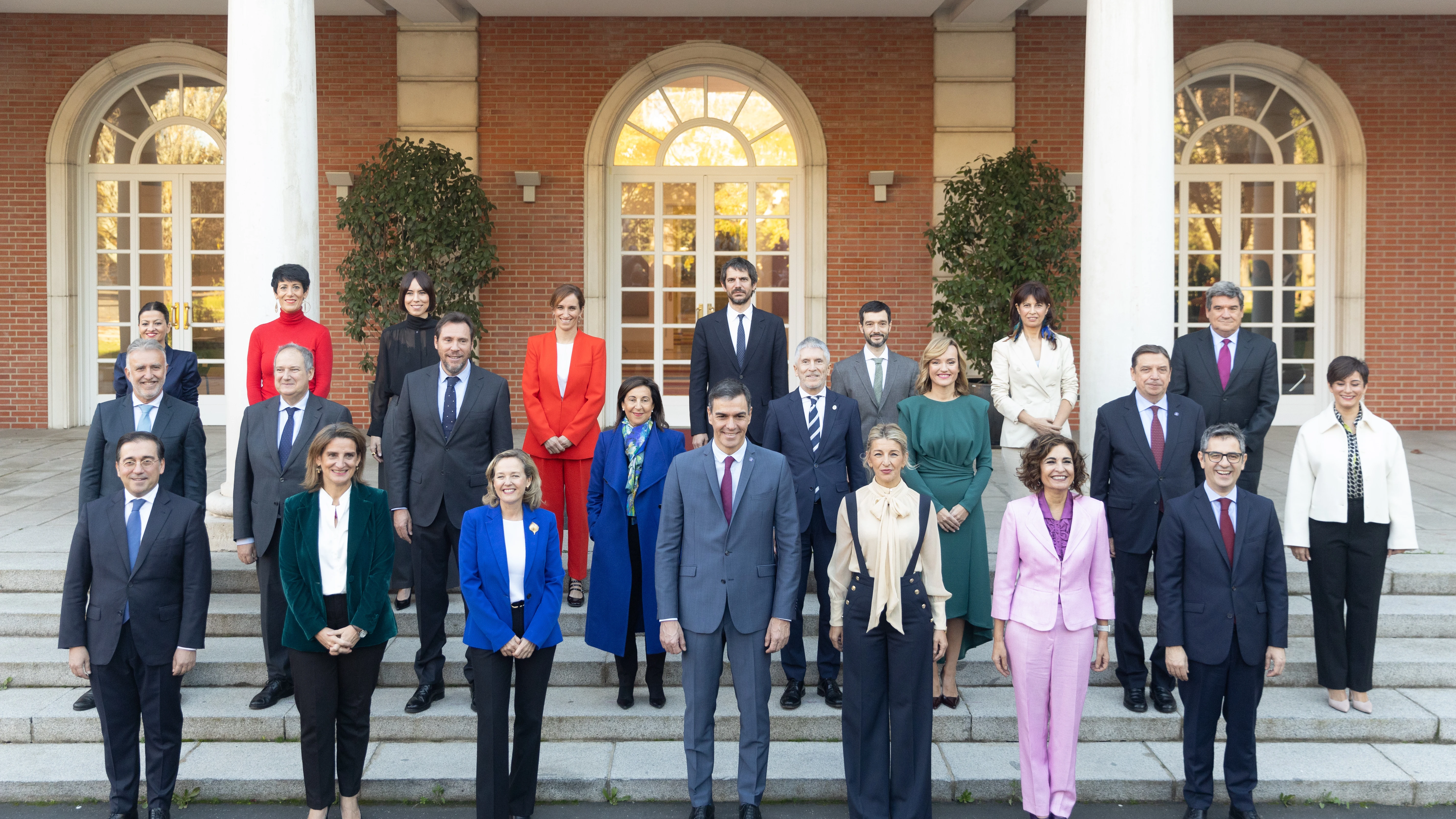 Foto de familia del Gobierno de la XV Legislatura