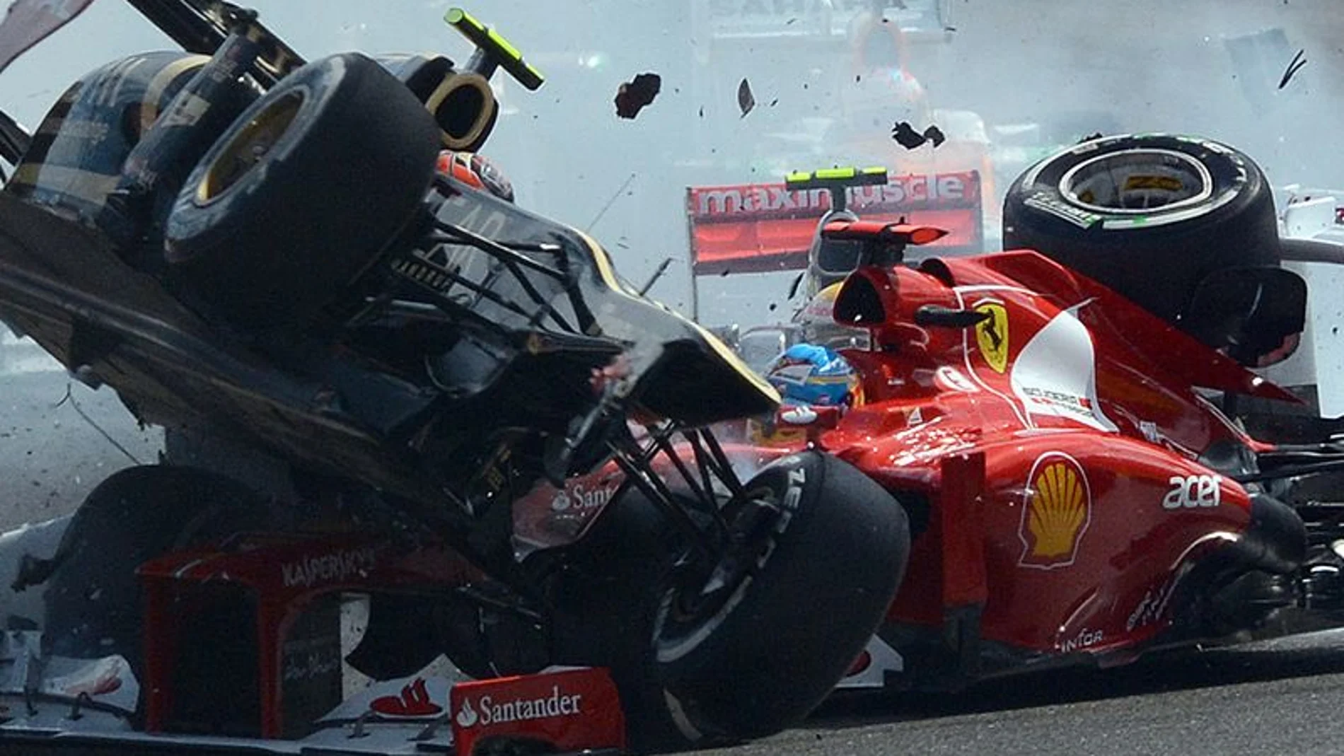 Accidente entre Grosjean y Fernando Alonso en Spa 2012
