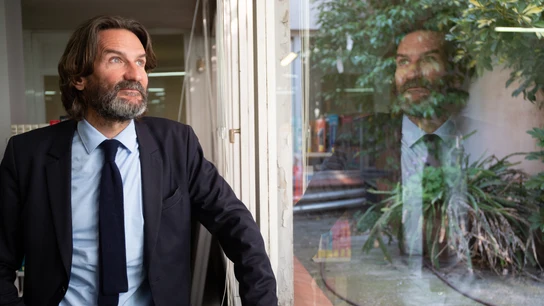 El escritor francés Frédéric Beigbeder en la presentación de un libro en Barcelona. Febrero de 2020 El escritor francés Frédéric Beigbeder en la presentación de un libro en Barcelona. Febrero de 2020