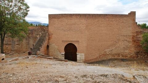 Puerta de los Siete Suelos. La Alhambra