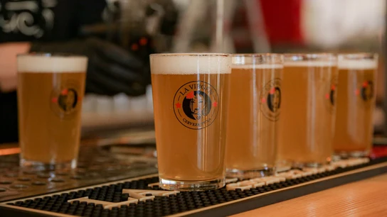 Unas cañas de la cerveza artesana La Virgen en su fábrica de Las Rozas (Madrid) en 2019 Unas cañas de la cerveza artesana La Virgen en su fábrica de Las Rozas (Madrid) en 2019