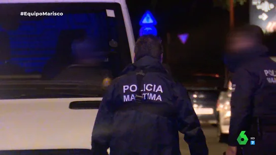 La Policía detiene a un hombre con almejas ilegales La Policía detiene a un hombre con almejas ilegales