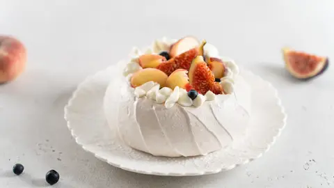 Tarta pavlova, dulce típico navideño Tarta pavlova, dulce típico navideño