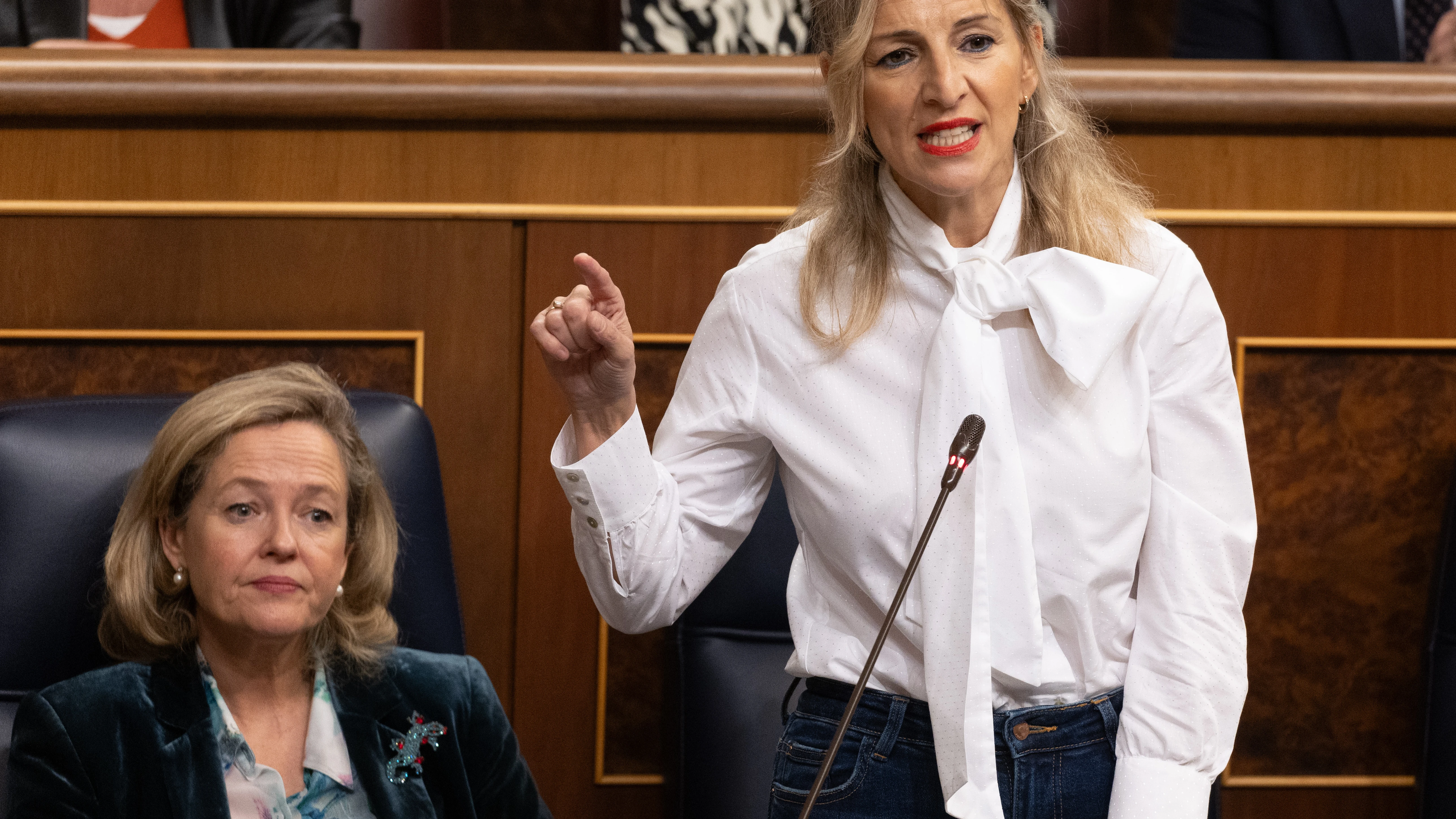 La vicepresidenta primera y ministra de Trabajo y Economía Social, Yolanda Díaz, interviene durante una sesión de control al Gobierno, en el Congreso de los Diputados.