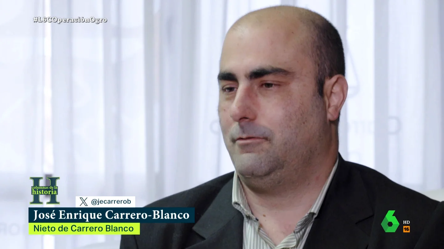 El nieto de Carrero Blanco, sobre la tuitera juzgada por hacer chistes del atentado José Enrique Carrero-Blanco exculpa en este vídeo de laSexta Columna los chistes que se hacen sobre el atentado de ETA que se cobró la vida de su abuelo: "Siempre hemos sido muy dados al humor negro", explica.