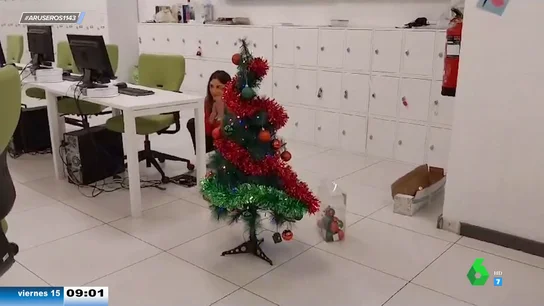 Así ha sido el "espectacular" encendido del "gigantesco" árbol de laSexta: "Nada que envidiar a Vigo" Así ha sido el "espectacular" encendido del "gigantesco" árbol de laSexta: "Nada que envidiar a Vigo"