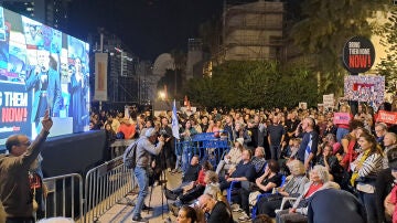 Participantes en una concentración en Tel Aviv para pedir la liberación de los secuestrados por Hamás, en una imagen del 25 de noviembre de 2023