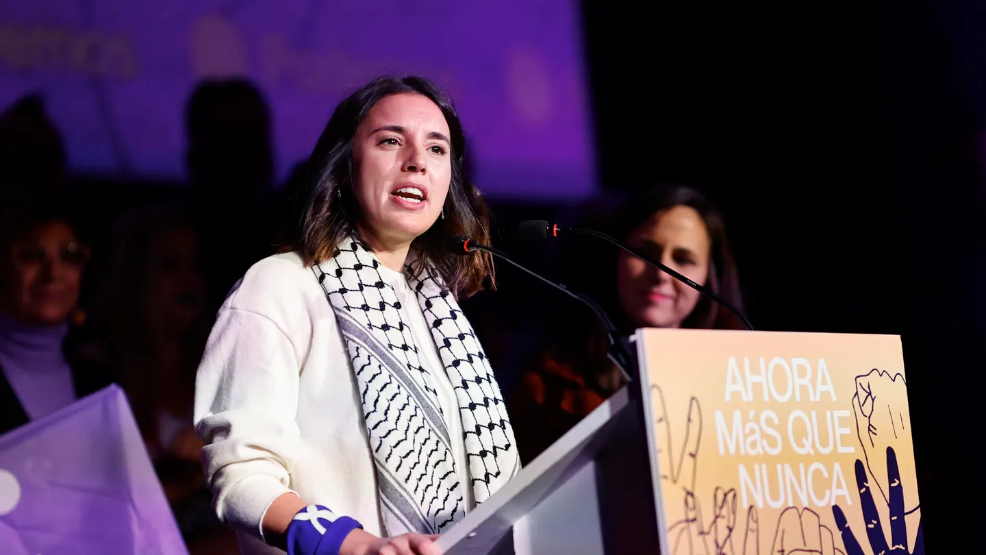 Irene Montero, interviene ante la mirada de la secretaria general de Podemos, Ione Belarra Irene Montero, interviene ante la mirada de la secretaria general de Podemos, Ione Belarra