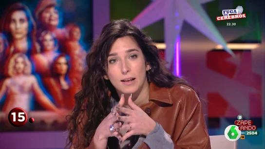 Lola Rodríguez explica por qué hay que ver Vestidas de azul "Seguimos en el camino hasta que la última persona de este país tenga un hueco en la sociedad", afirma rotunda Lola Rodríguez, protagonista de 'Vestidas de azul', que en este vídeo presenta en Zapeando la nueva serie de atresplayer.