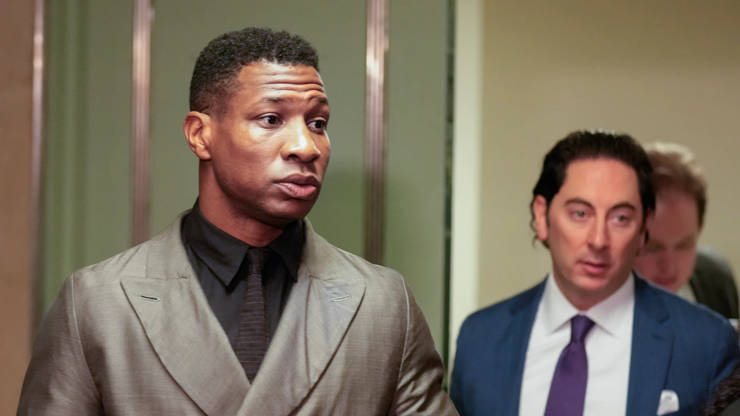 El actor Jonathan Majors, a su llegada a los juzgados El actor Jonathan Majors, a su llegada a los juzgados