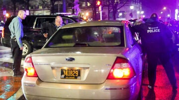 Un coche se estrella contra la comitiva de vehículos de Biden en Delaware, EEUU
