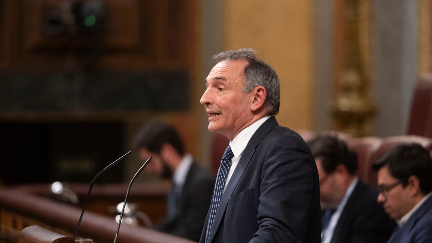 El diputado de Sumar, Enrique Fernando Santiago interviene durante el pleno del Congreso de los Diputados El diputado de Sumar, Enrique Fernando Santiago interviene durante el pleno del Congreso de los Diputados