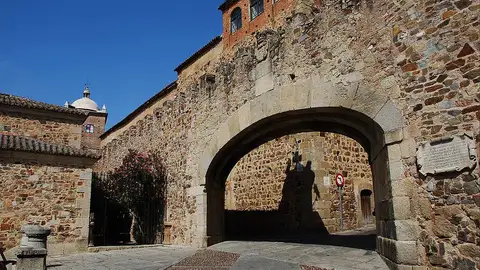 Arco de la Estrella de Cáceres Arco de la Estrella de Cáceres