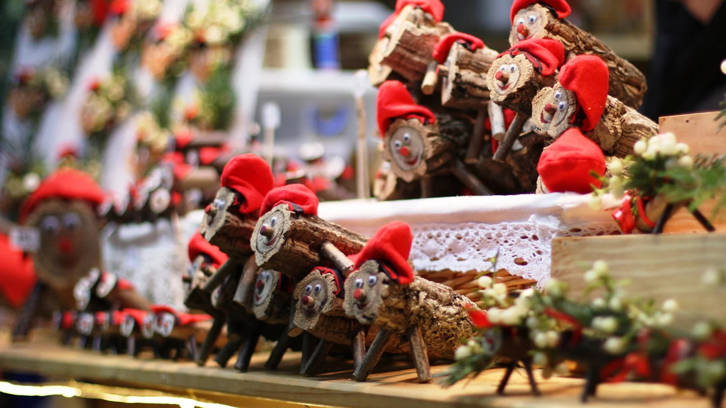 Caga tió, una tradición navideña de Cataluña Caga tió, una tradición navideña de Cataluña