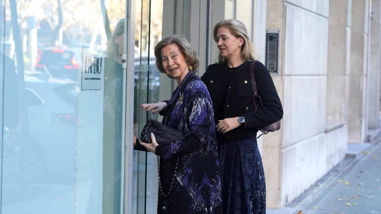 La reina Sofía y la Infanta Cristina, a su llegada al cumpleaños de la infanta Elena La reina Sofía y la Infanta Cristina, a su llegada al cumpleaños de la infanta Elena