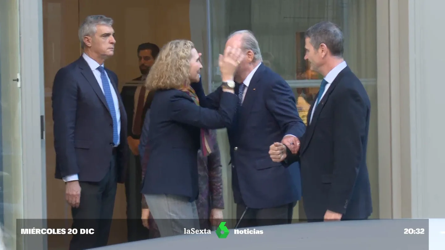 El comentado gesto de la infanta Elena con Juan Carlos I en su cumpleaños El comentado gesto de la infanta Elena con Juan Carlos I en su cumpleaños