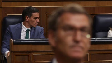  Imagen de archivo del presidente del Gobierno Pedro Sánchez y el presidente del Partido Popular, Alberto Núñez Feijóo