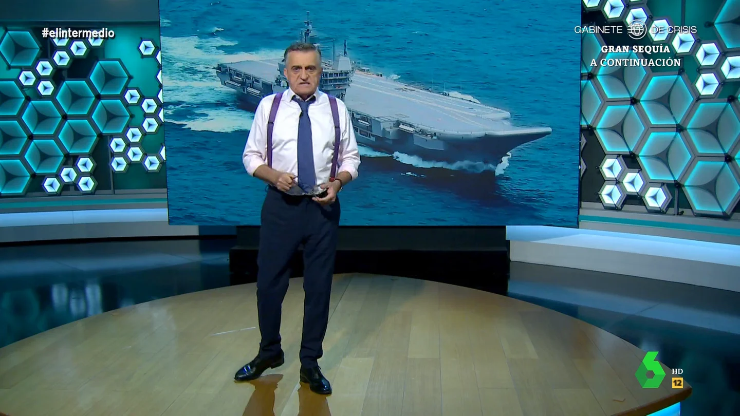 Wyoming, sobre la entrada de España en la coalición de EEUU contra los hutíes Wyoming analiza la participación de España en una coalición liderada por Estados Unidos para combatir a los rebeldes yemenís en el Mar Rojo y recuerda: "El último grupo en el que nos metieron sin permiso fue el de 'compis de las Azores'".