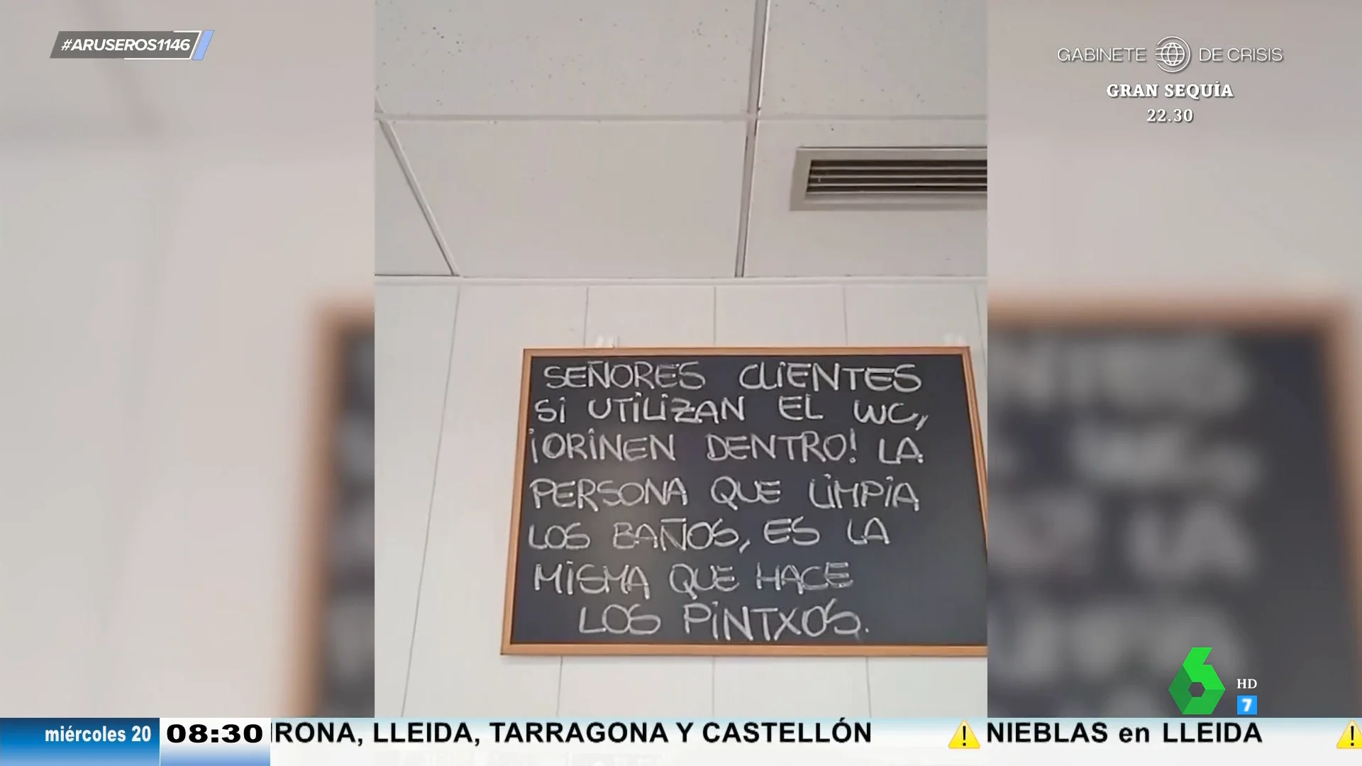 Los divertidos carteles de un bar para pedir civismo a sus clientes: "El niño sin supervisión será invitado a 3 Red Bull"