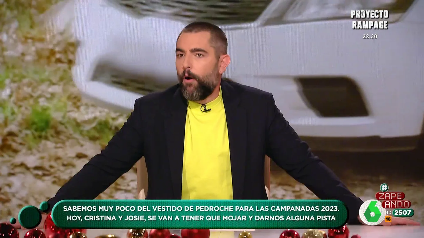 Dani Mateo, tras las pistas de Cristina Pedroche sobre su vestido: "¿Cosas que interaccionan? ¿Te vas a enrollar con Chicote?" Dani Mateo, tras las pistas de Cristina Pedroche sobre su vestido: "¿Cosas que interaccionan? ¿Te vas a enrollar con Chicote?"