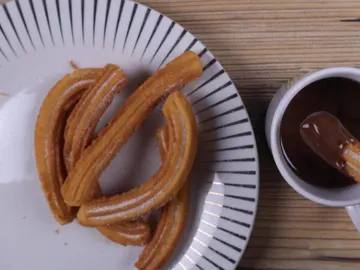 Churros con chocolate Churros con chocolate
