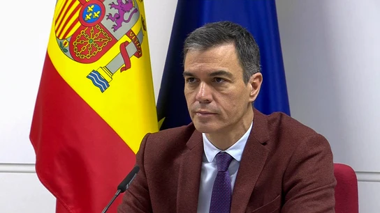 Pedro Sánchez destaca el "esfuerzo colosal" de las Fuerzas Armadas para defender "el compromiso de España con la paz mundial" Pedro Sánchez destaca el "esfuerzo colosal" de las Fuerzas Armadas para defender "el compromiso de España con la paz mundial"