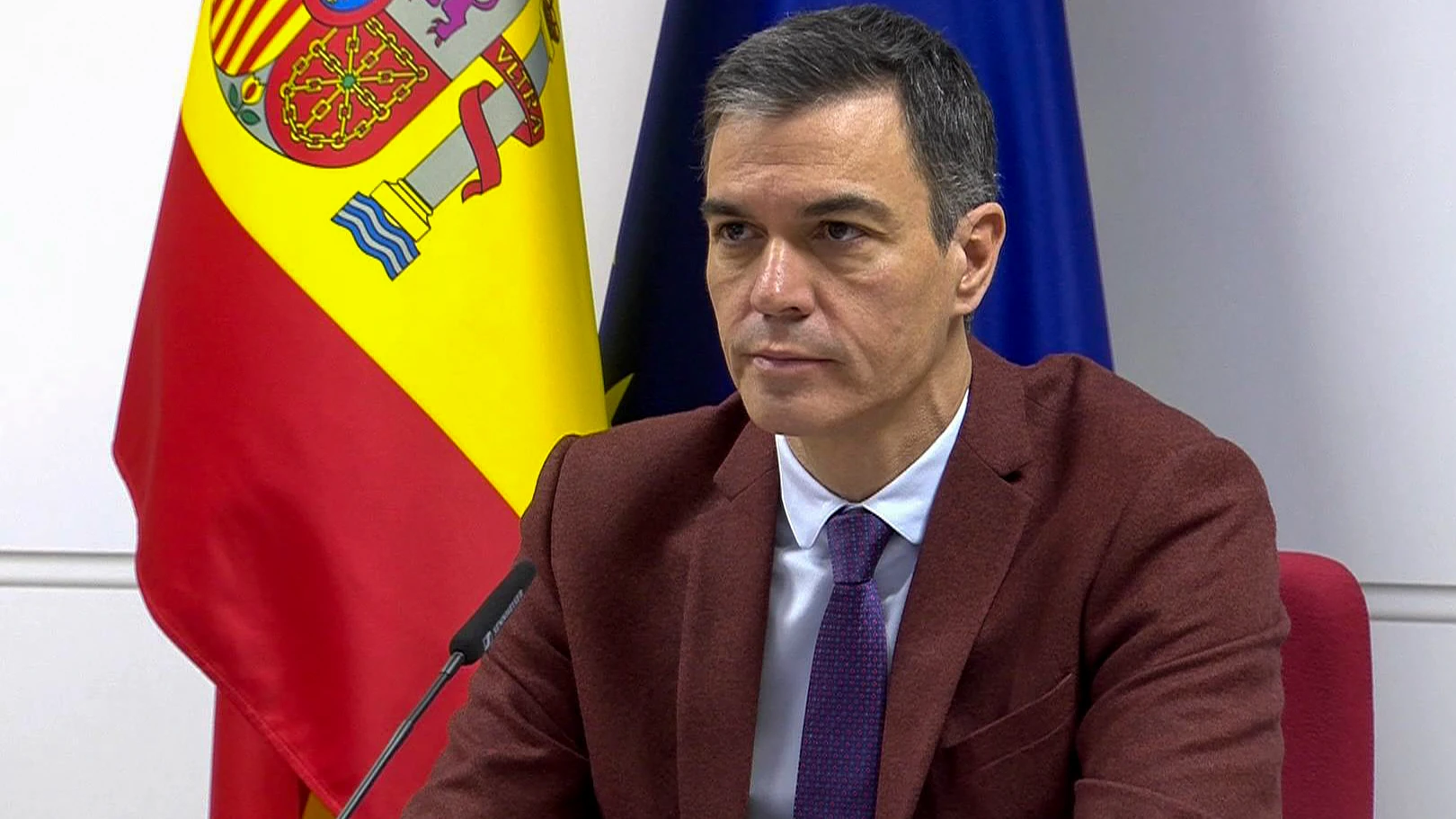 Pedro Sánchez destaca el "esfuerzo colosal" de las Fuerzas Armadas para defender "el compromiso de España con la paz mundial"