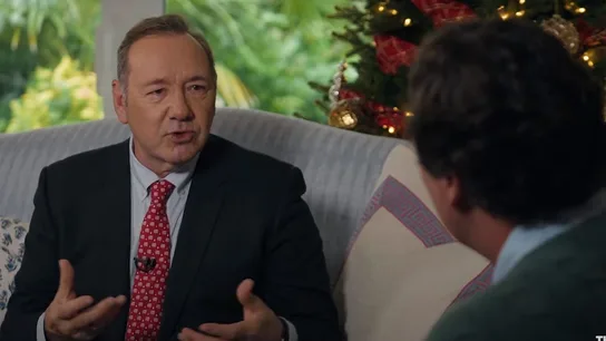 Kevin Spacey, junto a Tucker Carlson Kevin Spacey, junto a Tucker Carlson