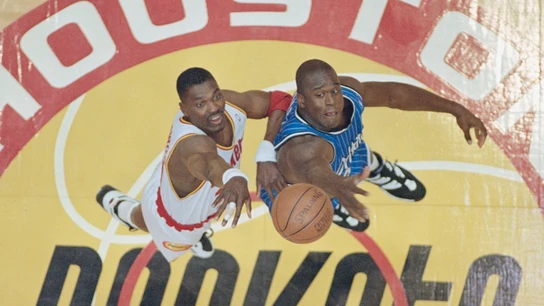 Shaquille O'Neal, con Olajuwon Shaquille O'Neal, con Olajuwon