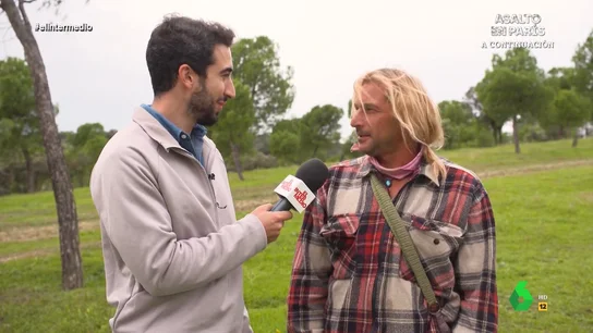 La reacción de un pastor en plena entrevista de Isma Juárez ¿Para un pastor es más importante el móvil o su perro? ¿Cuál es la diferencia entre churras y merinas? ¿Cuántos pasos hace un pastor al día? La respuesta de los pastores a las preguntas de Isma Juárez, en este vídeo de El Intermedio.