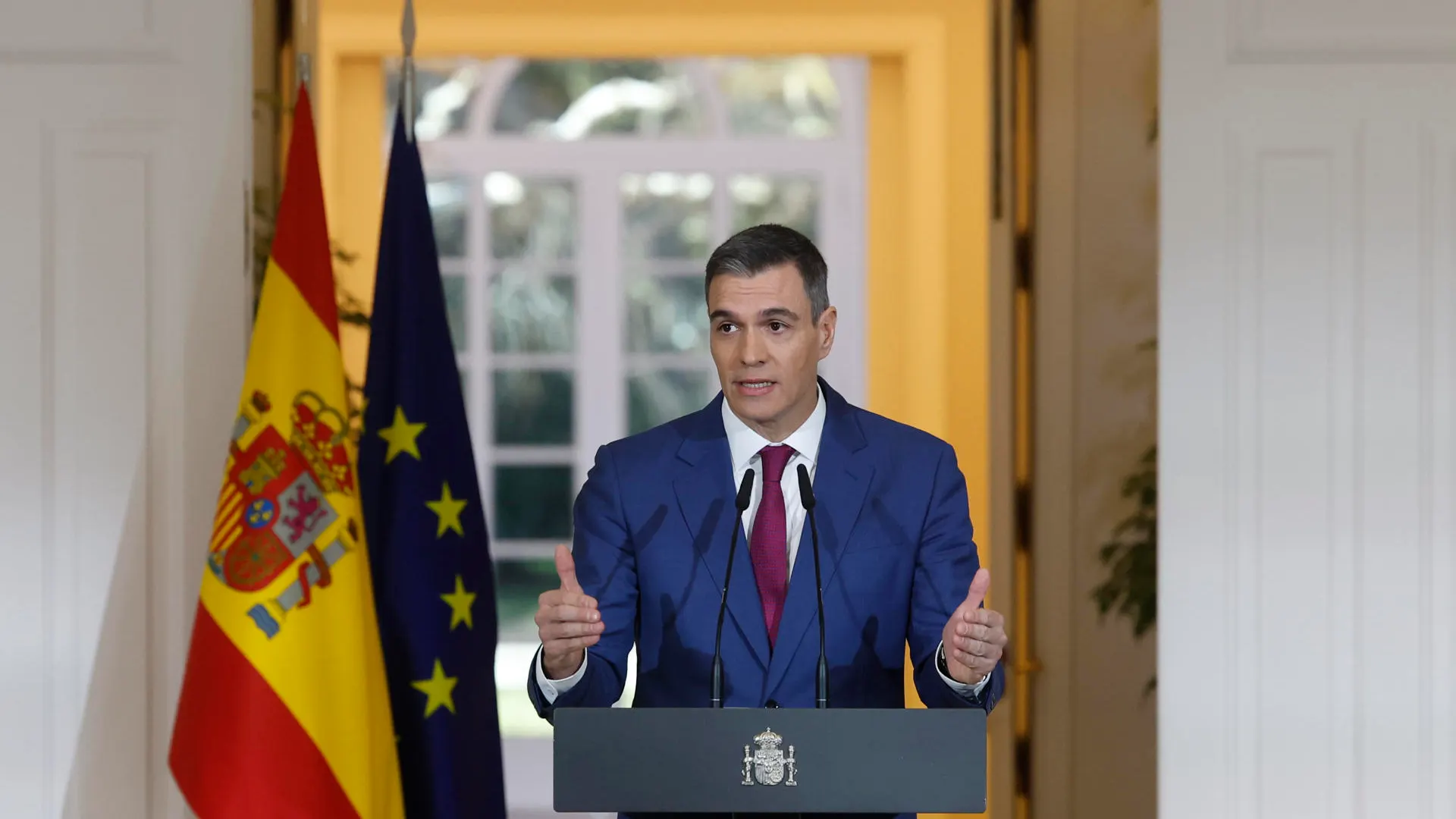 El presidente del gobierno, Pedro Sánchez, en el palacio de la Moncloa en Madrid. 